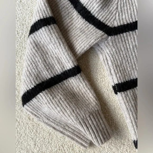 H&M cream grey oatmeal black striped turtleneck sweater size L - Picture 8 of 11
